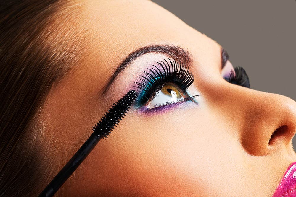 Transform Your Look with False Eyelashes: The Ultimate Guide